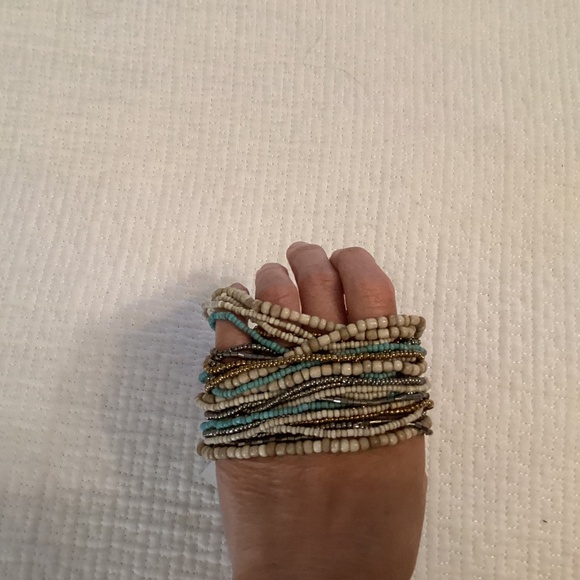 Beaded and wood bracelet, Suzie Blue, Handmade - Picture 8 of 11